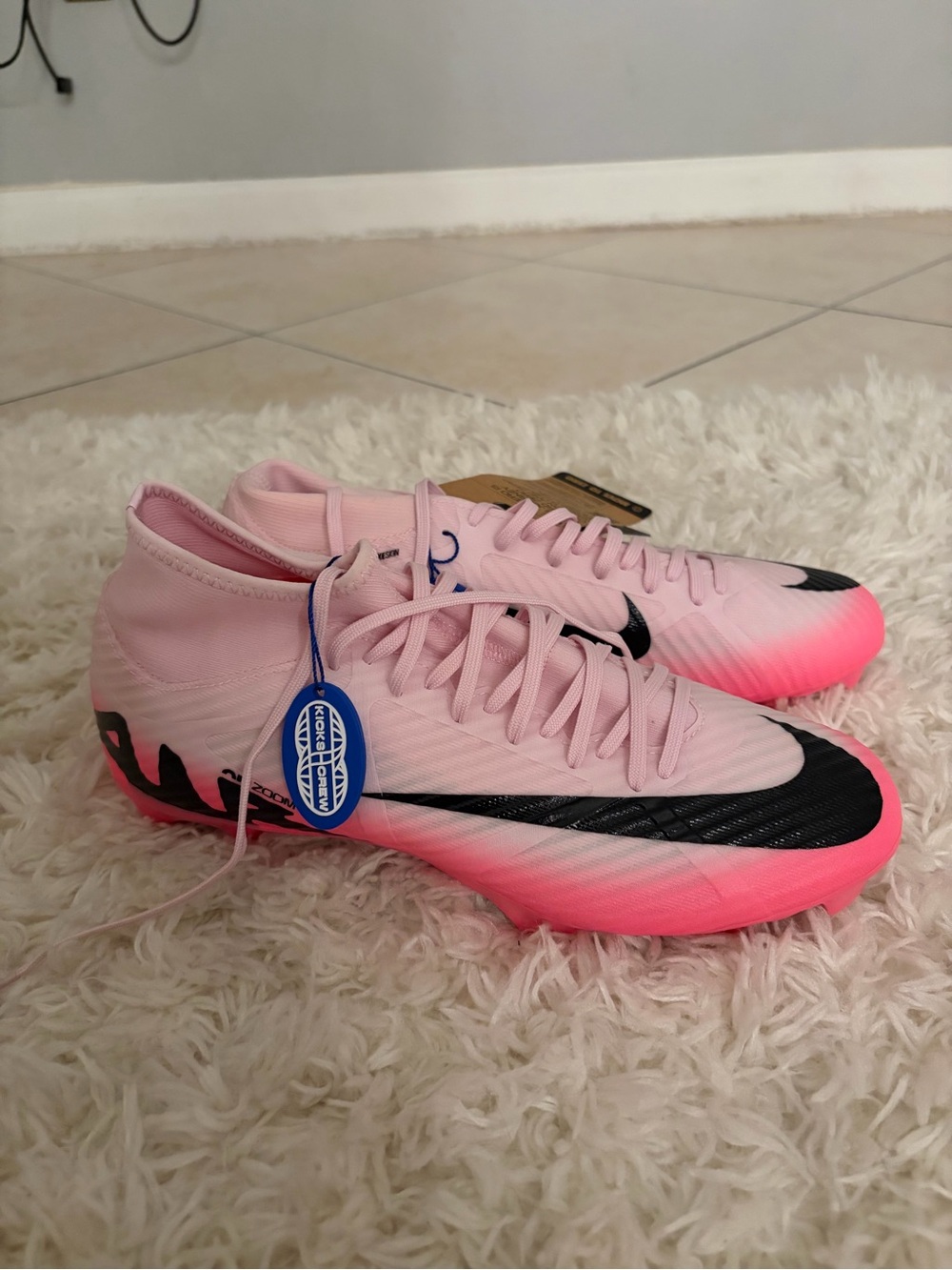 Mens Nike Mercurial Vapor 15 elite FG High-Top Soccer Cleats with Black Swoosh